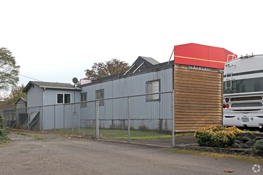 1221 Mellen St, Centralia, WA for rent - Building Photo - Image 2 of 2