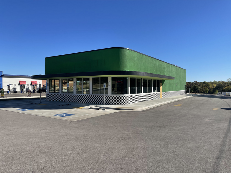 312 W 71st St, Tulsa, OK for sale - Building Photo - Image 1 of 8