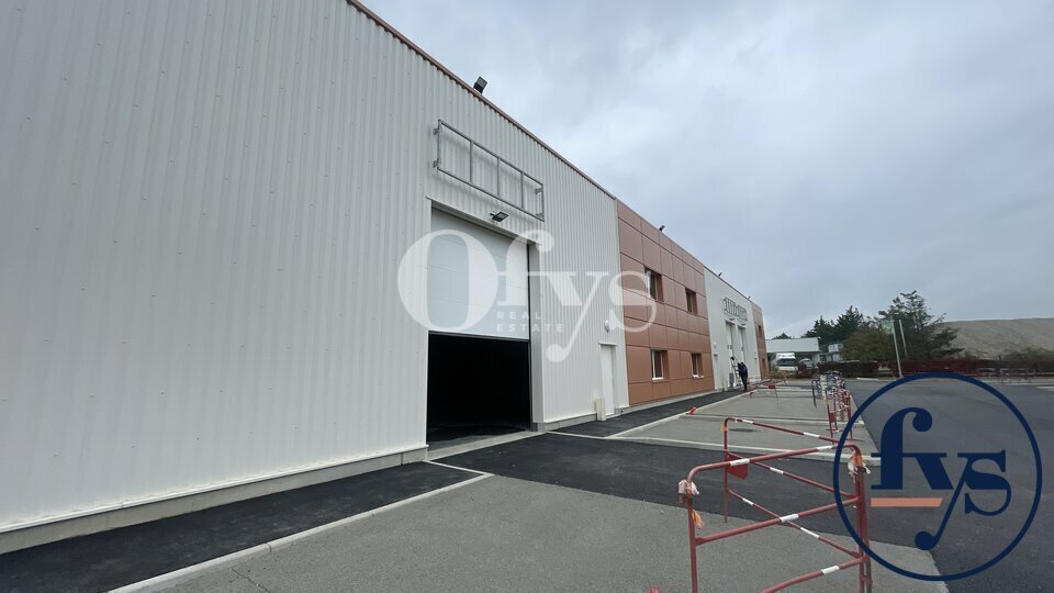2 Rue Augustin Fresnel, Chassieu to rent - Building Photo - Image 2 of 11