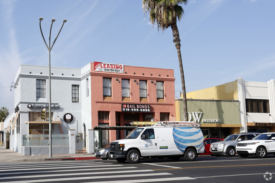 6201-6203 Van Nuys Blvd, Van Nuys, CA for sale - Primary Photo - Image 1 of 1