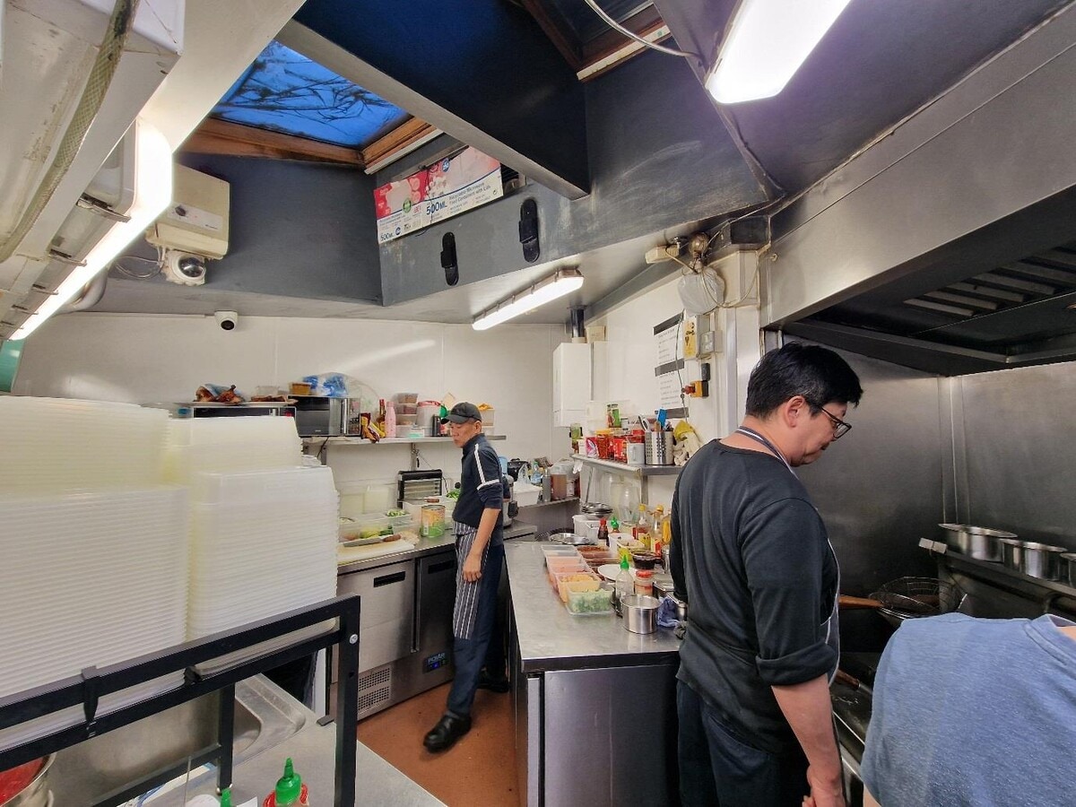 109 Kings Cross Rd, London, LND WC1X 9LR - Unit Restaurant - - Interior Photo - Image 2 of 3