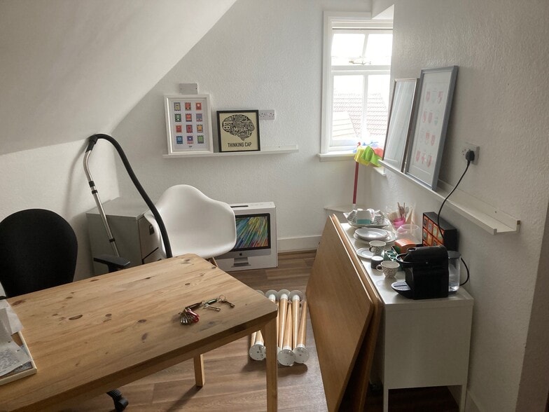 54 Holly Bush Ln, Sevenoaks to rent - Interior Photo - Image 3 of 4