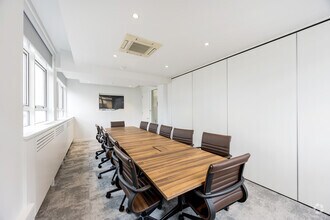 11 Hills Pl, London to rent Interior Photo- Image 2 of 20