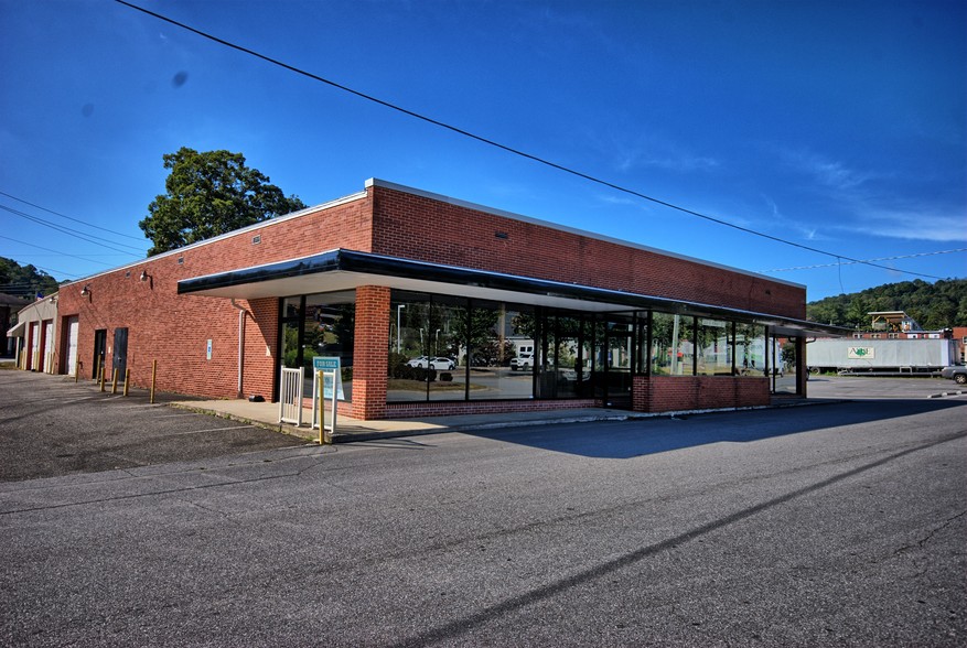 203 E First St, West Jefferson, NC for sale - Building Photo - Image 1 of 1