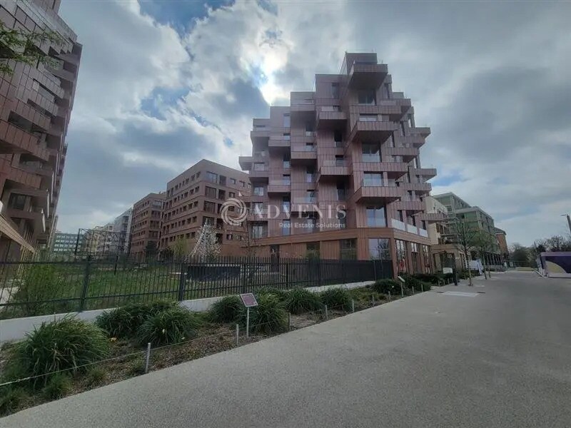 Retail in Saint-Ouen-sur-Seine to rent Building Photo- Image 1 of 7