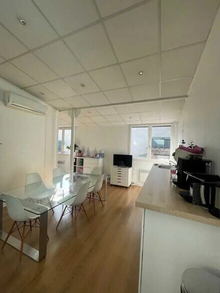 23 Rue Édouard Nieuport, Suresnes to rent - Interior Photo - Image 2 of 9
