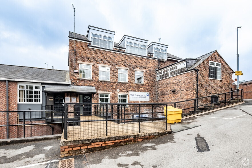 Bollin Walk, Wilmslow to rent - Building Photo - Image 3 of 5