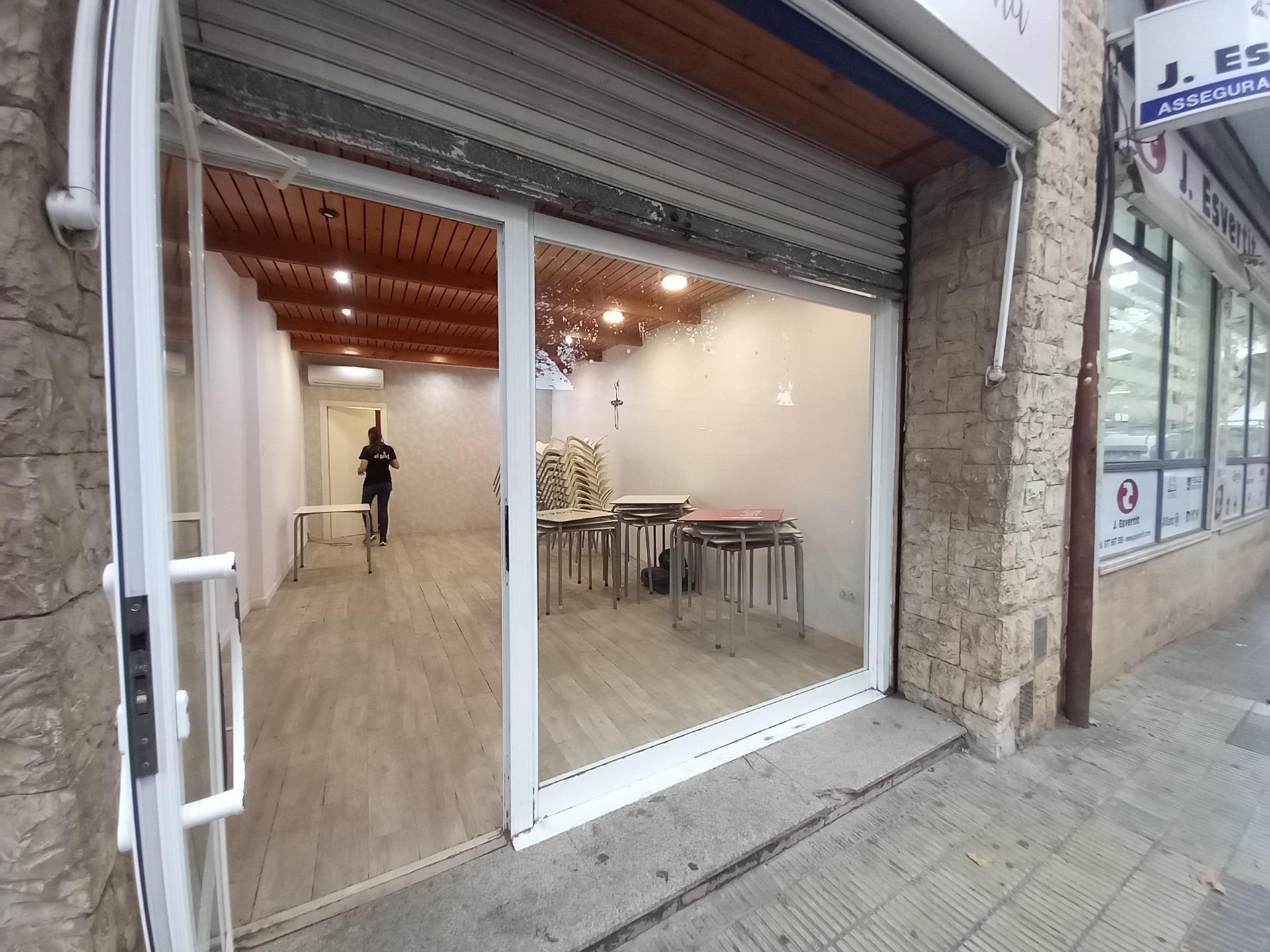 Retail in El Vendrell, Tarragona to rent Interior Photo- Image 1 of 2