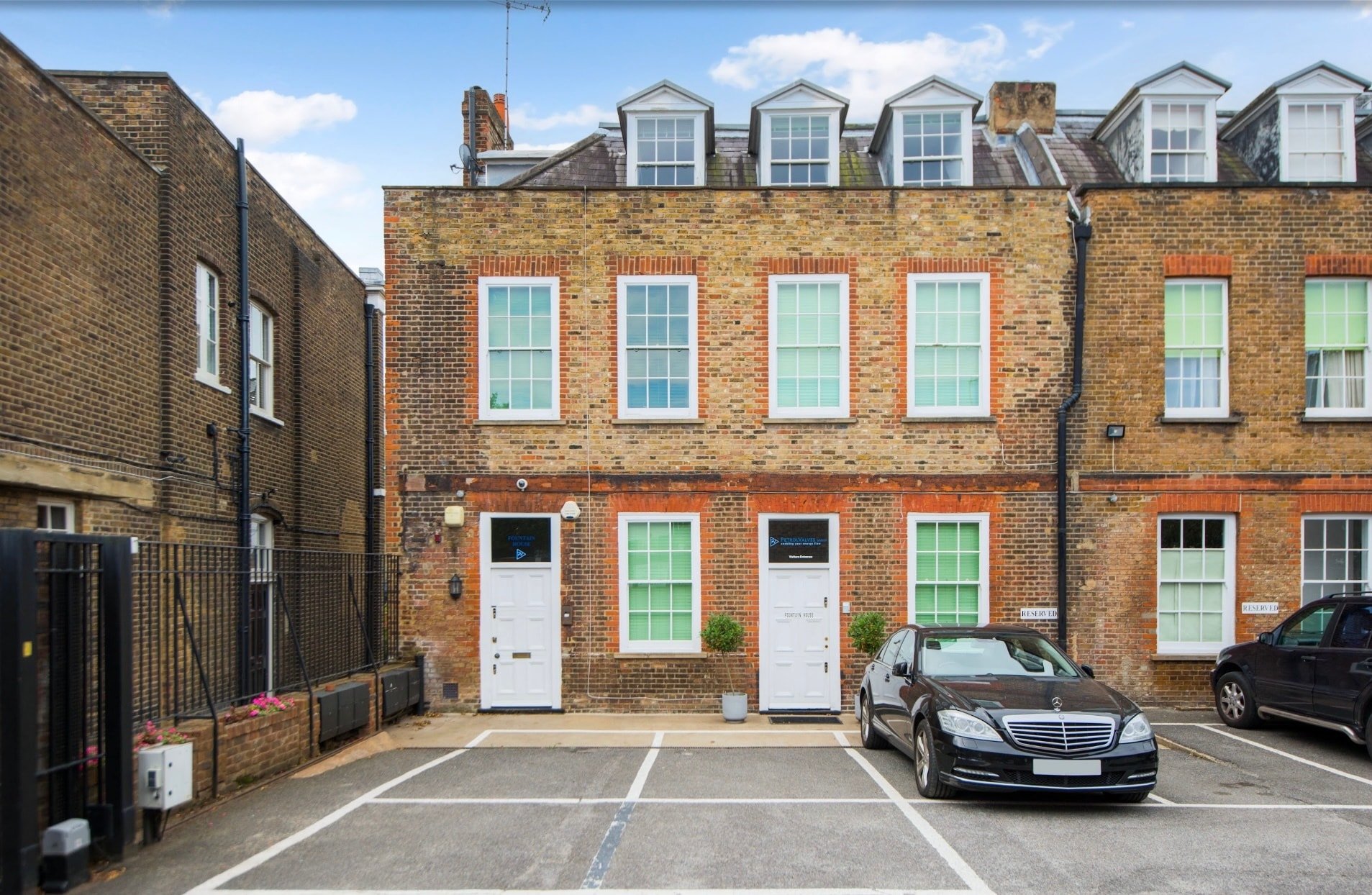 28-32 Holbrooke Pl, Richmond to rent Building Photo- Image 1 of 6