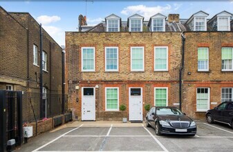 28-32 Holbrooke Pl, Richmond to rent Building Photo- Image 1 of 6