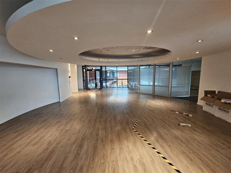 Office in Rosny-sous-Bois to rent - Interior Photo - Image 3 of 12