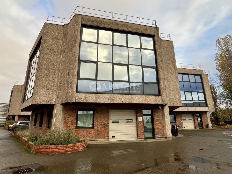 Light Industrial in Nanterre for sale Building Photo- Image 1 of 13