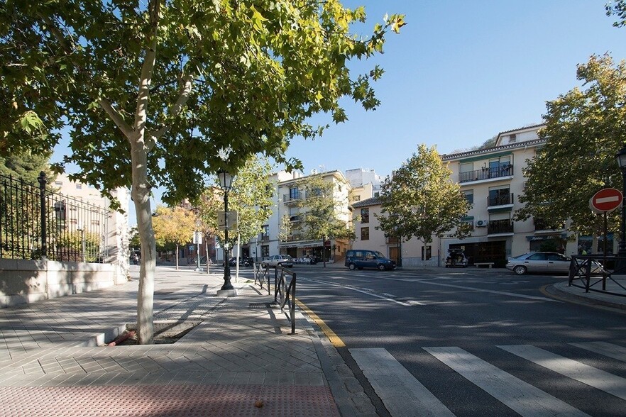 Calle Acera de San Ildefonso, 34, Granada, Granada for sale - Building Photo - Image 2 of 18