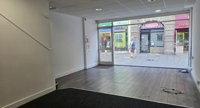 44 Fore St, St Austell to rent Interior Photo- Image 1 of 7