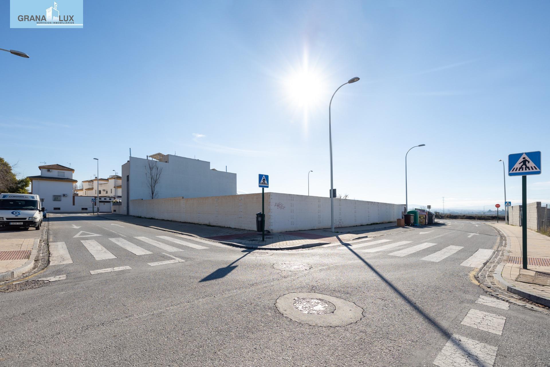 Calle Secaderos, Granada, Granada for sale Primary Photo- Image 1 of 17