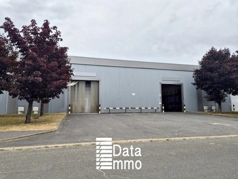 2 Avenue Des Bleuets, Bonneuil-sur-Marne to rent - Building Photo - Image 2 of 6