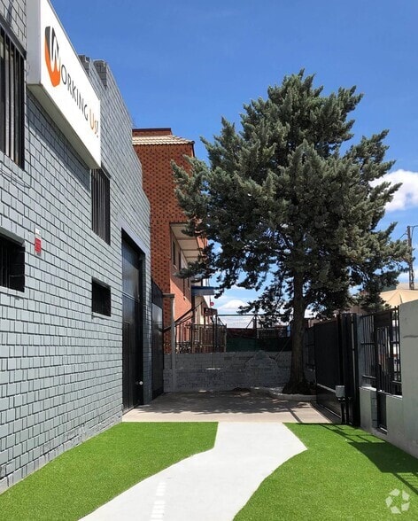 Co-working Space in Leganés, Madrid to rent - Interior Photo - Image 1 of 1