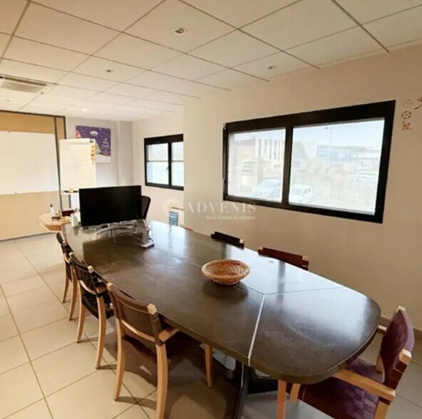 Light Industrial in Fleurieux-sur-l'Arbresle for sale - Interior Photo - Image 3 of 5