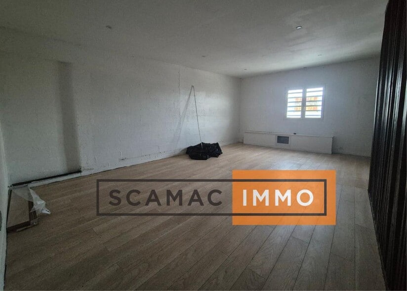 Industrial in Saint-Witz to rent - Interior Photo - Image 2 of 25