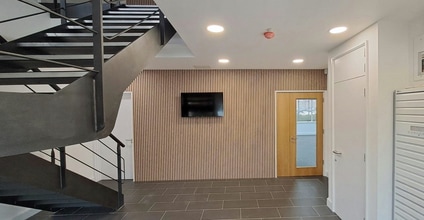 Forsyth Rd, Woking to rent Interior Photo- Image 1 of 5