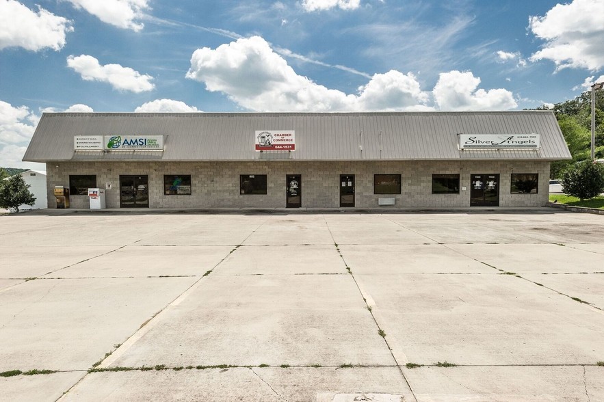 1104 New Highway 52 E, Westmoreland, TN for sale - Building Photo - Image 1 of 1