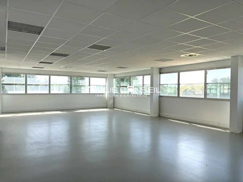 Office in Labège to rent - Interior Photo - Image 1 of 26
