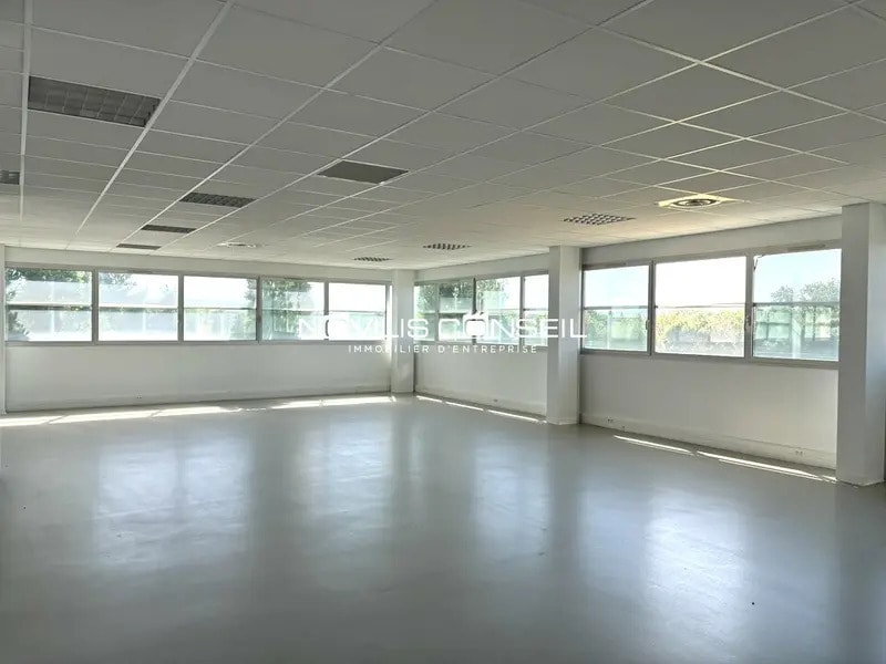 Office in Labège to rent Interior Photo- Image 1 of 27
