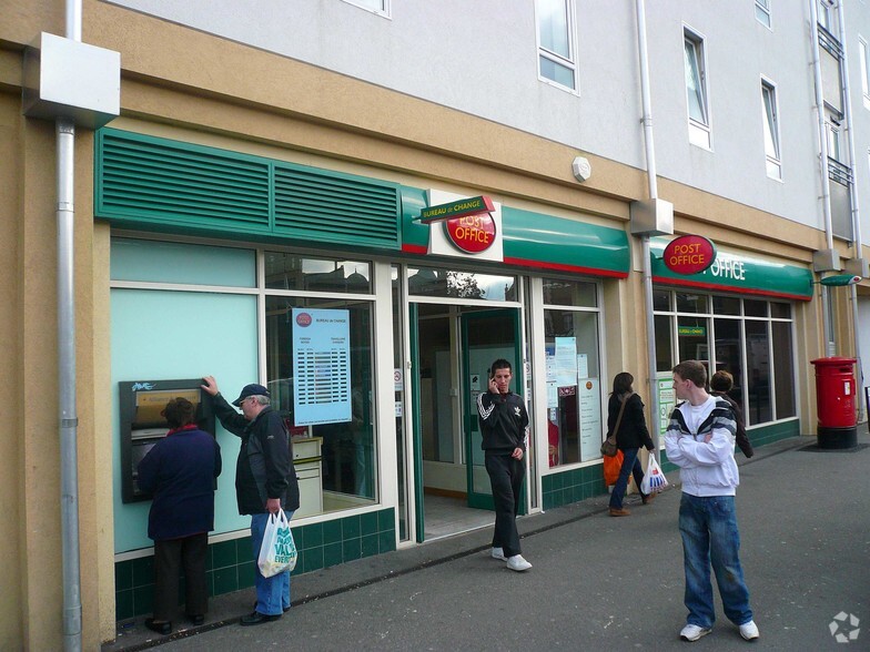 Sanford St, Swindon to rent - Building Photo - Image 3 of 15