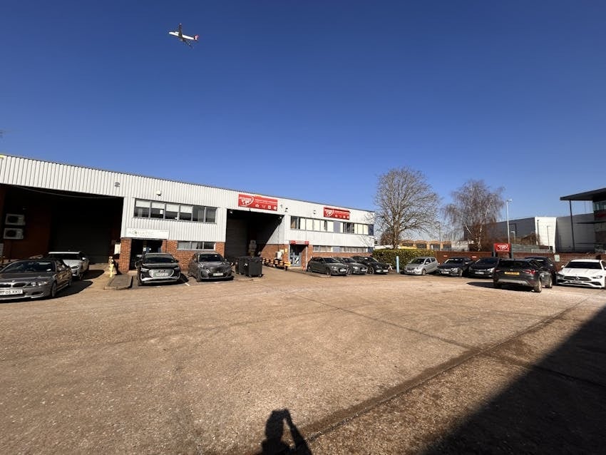 Blackthorne Rd, Slough to rent Building Photo- Image 1 of 2