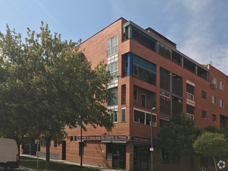 Retail in Getafe, Madrid to rent - Building Photo - Image 2 of 2