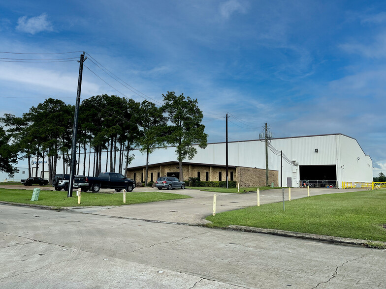 6202 Lumberdale Rd, Houston, TX for sale - Building Photo - Image 1 of 1