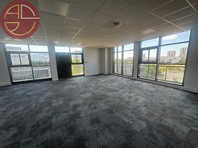Vente Bureaux 131 m² - Photo 1