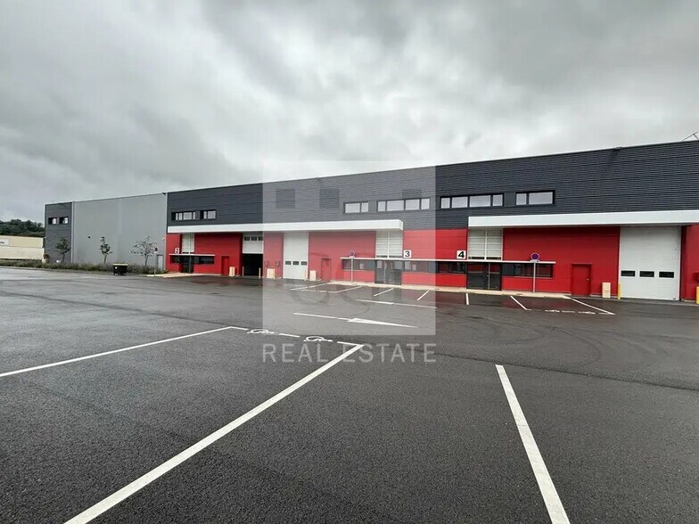 Light Industrial in Heyrieux to rent - Building Photo - Image 2 of 6