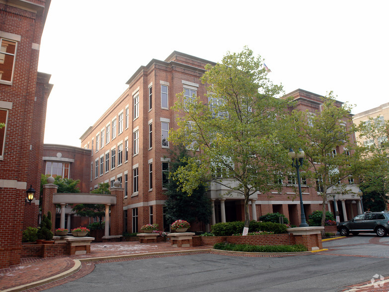 1727-1729 King St, Alexandria, VA for rent - Building Photo - Image 1 of 27