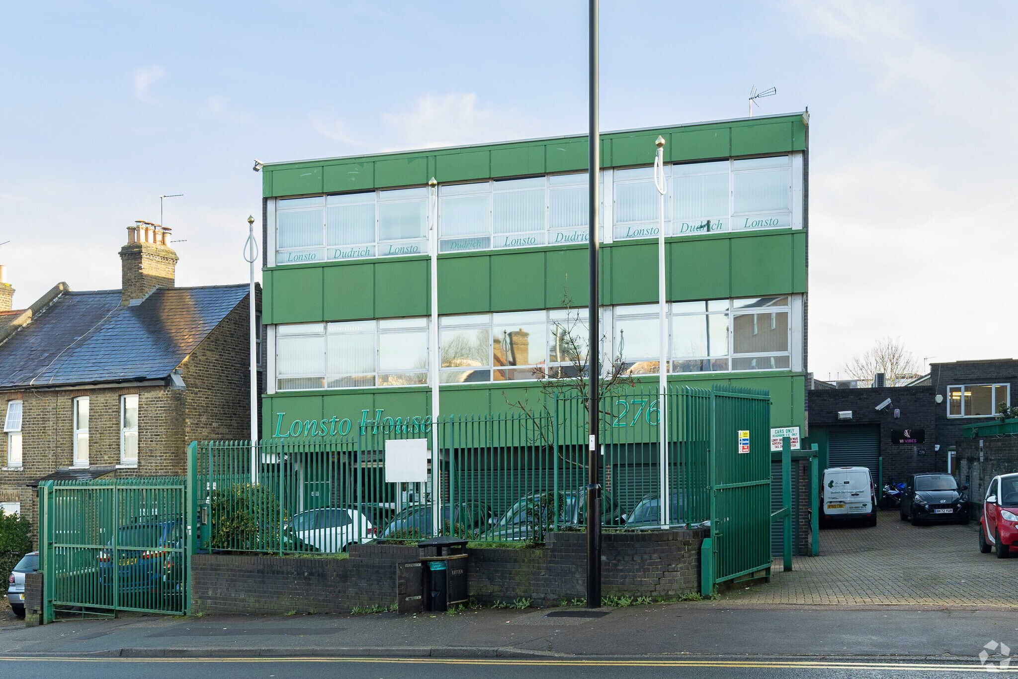 276 Chase Rd, London for sale Primary Photo- Image 1 of 1