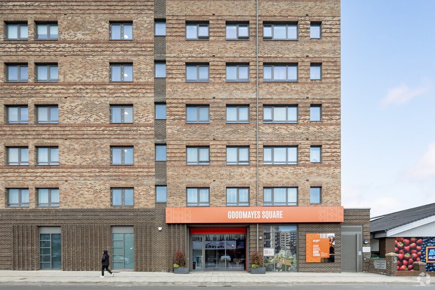706-720 High Rd, Ilford to rent - Building Photo - Image 2 of 3