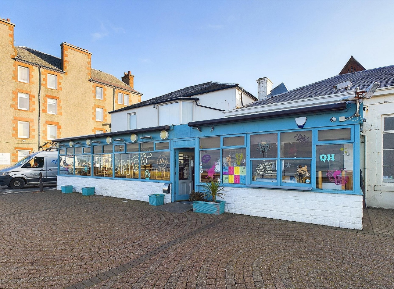 28 Bath St, Largs to rent Building Photo- Image 1 of 3