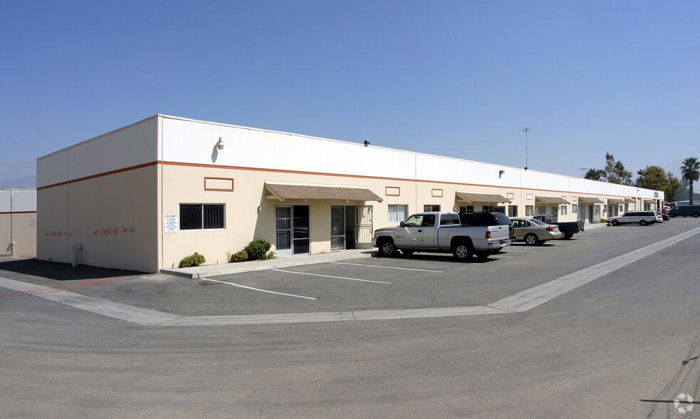 285 E Mill St, San Bernardino, CA for rent - Primary Photo - Image 3 of 4