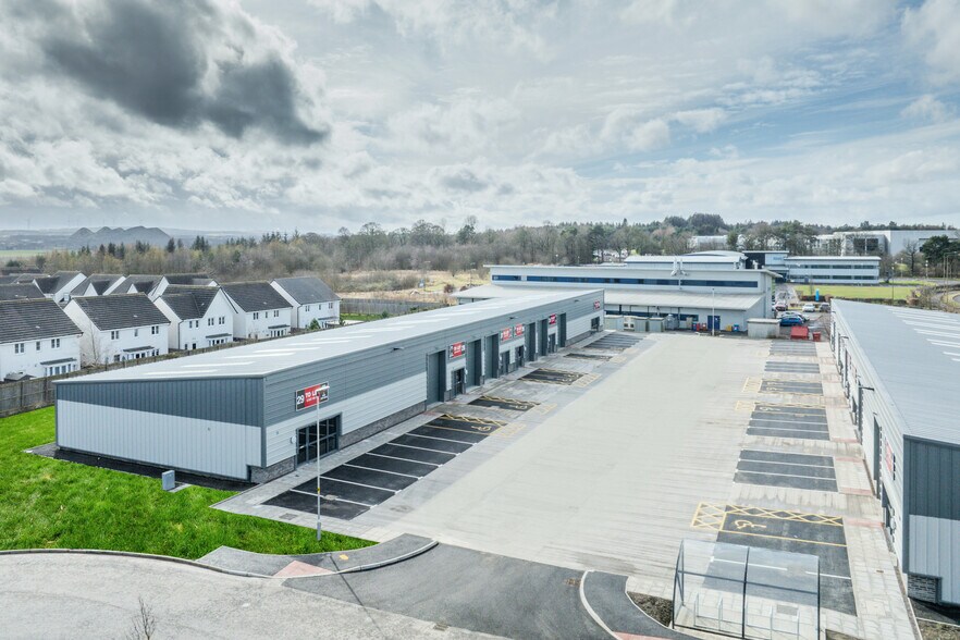 Appleton Parkway, Livingston to rent - Building Photo - Image 3 of 10