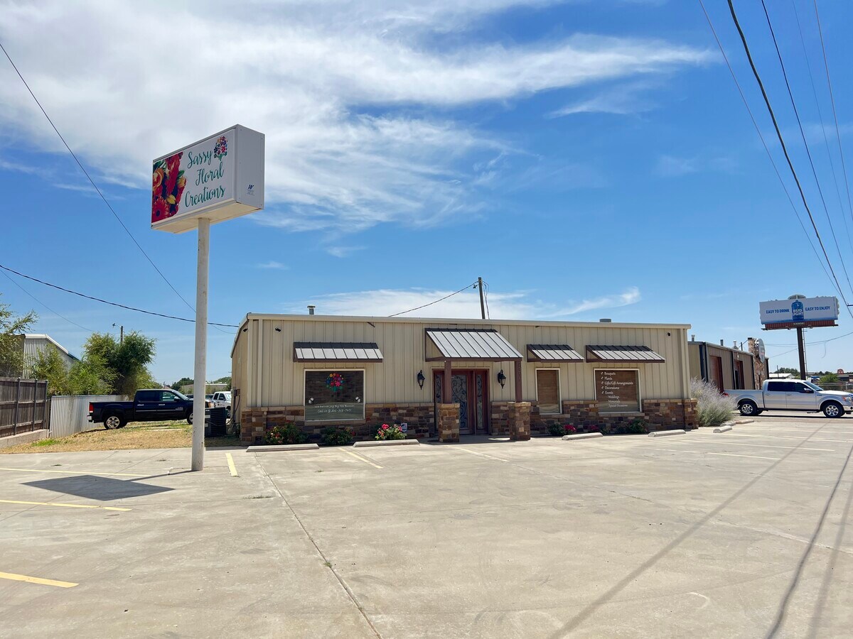 7311 Marsha Sharp Fwy, Lubbock, TX 79407 UK