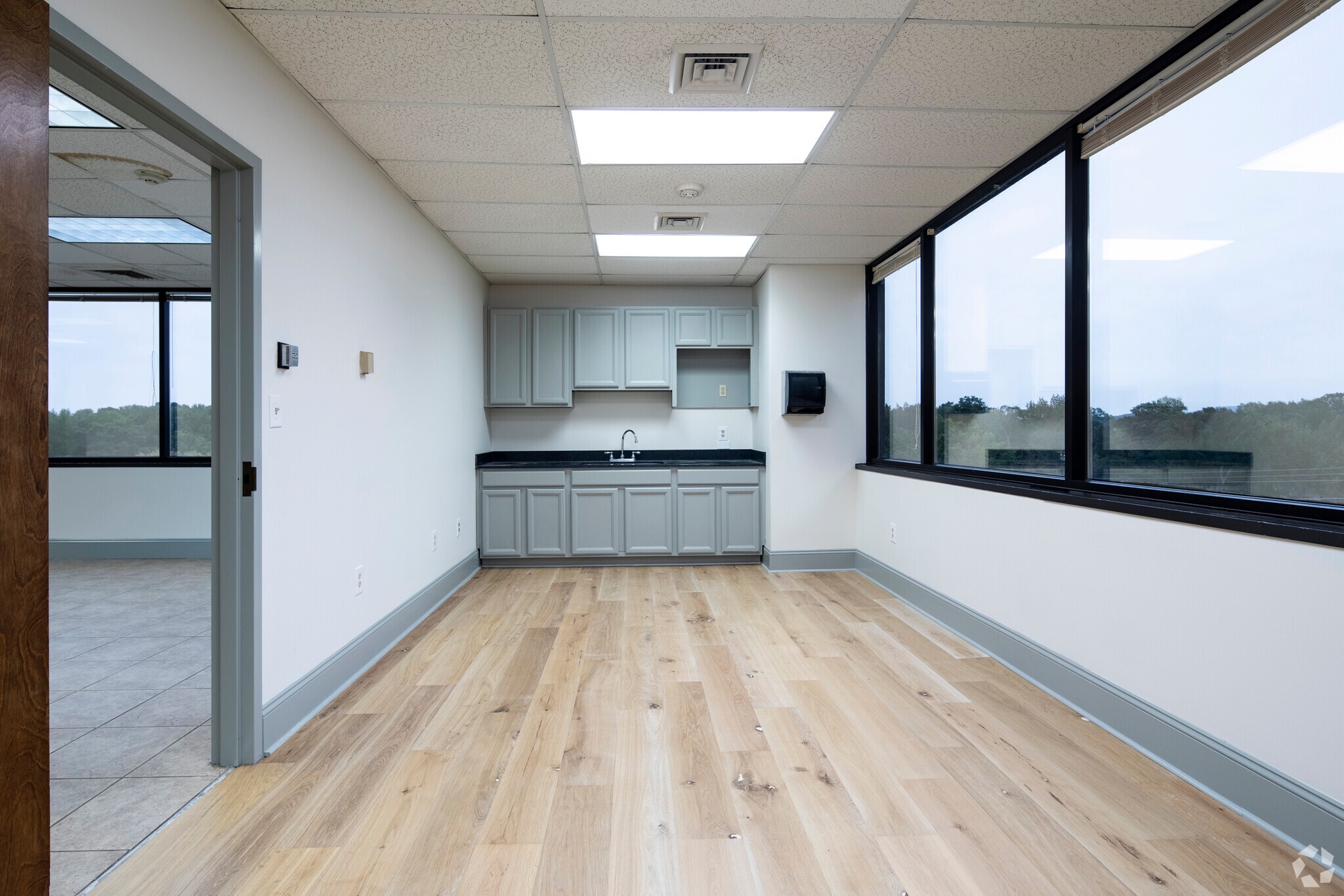 215 Wynn Dr, Huntsville, AL to rent Interior Photo- Image 1 of 8