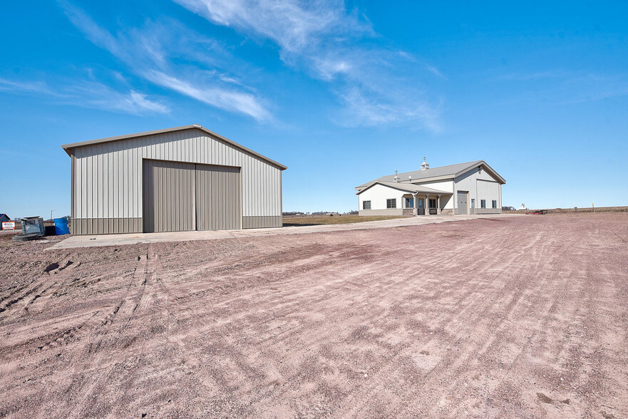 1484 Pinnacle Ave, Sibley, IA for sale - Building Photo - Image 1 of 1