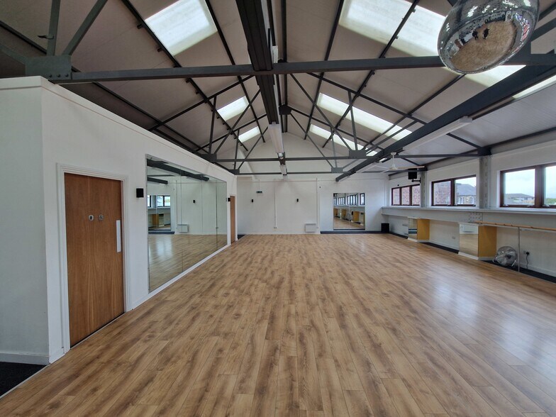 2 Macdowall St, Paisley to rent - Building Photo - Image 2 of 5