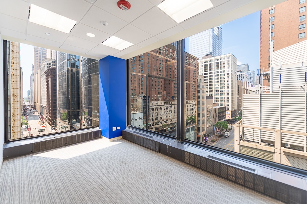 11 E Adams St, Chicago, IL to rent Interior Photo- Image 1 of 8