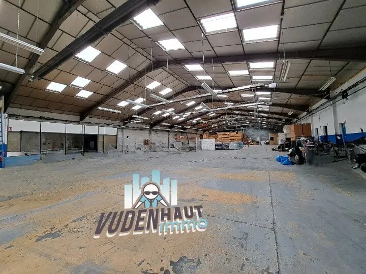 Vente Entrepôt 2 641 m² - Photo 1