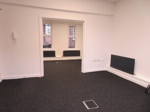 8-10 Ashley Rd, Altrincham to rent Interior Photo- Image 2 of 3