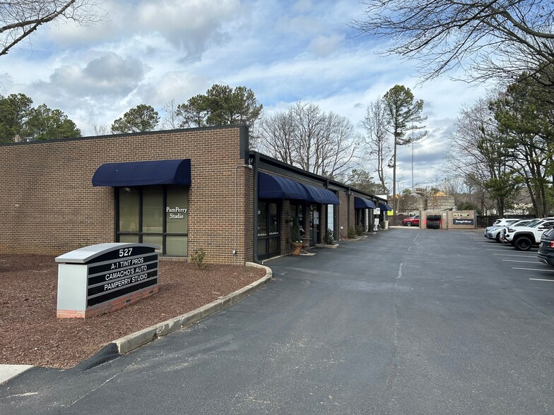 527 E Chatham St, Cary, NC for sale - Building Photo - Image 1 of 1