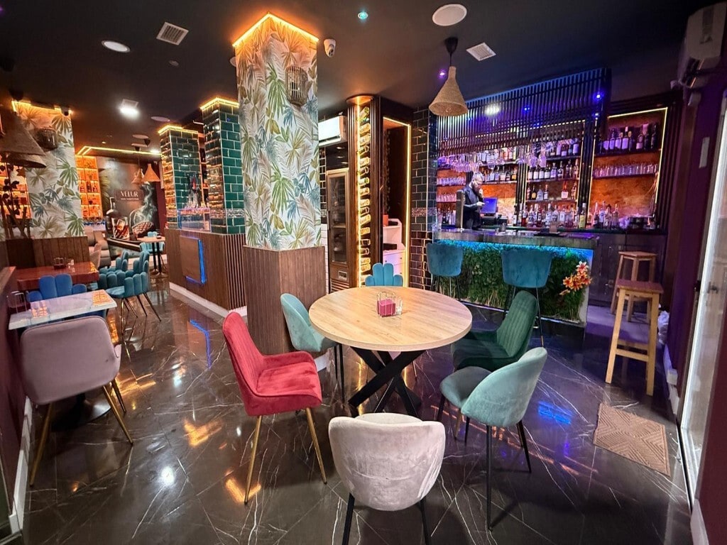 Retail in Madrid, Madrid to rent Interior Photo- Image 1 of 8
