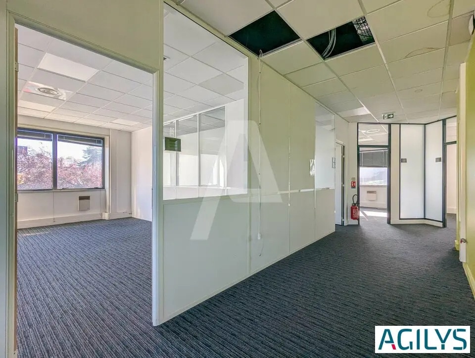Vente Bureaux 37 m² à 947 m² - Photo 1