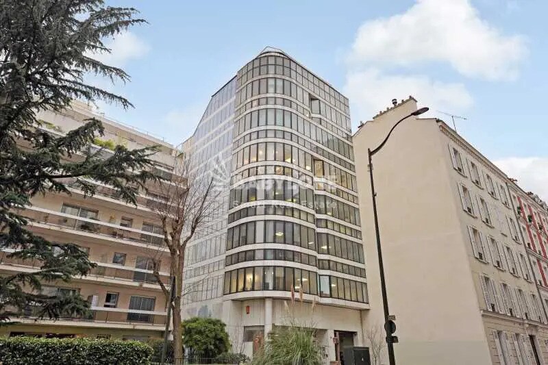 Office in Levallois-Perret to rent Building Photo- Image 1 of 3